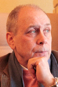 <a href="https://itpz-ran.ru/conference2025/mikhailov/"><b>Михайлов<br>Валентин<br>Олегович</b></a>